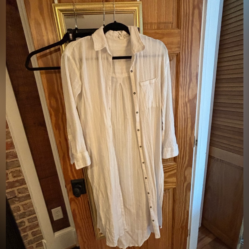 Billabong button up blouse with slits size small